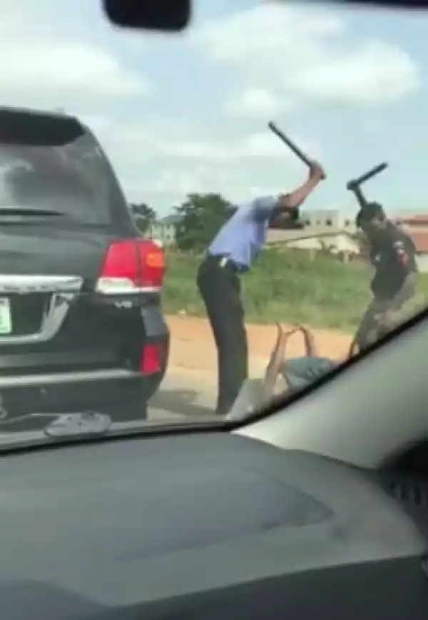 See How Policemen Beat Up Driver Like A Thief Because He Refuses To Stop When Asked To [See Photos]